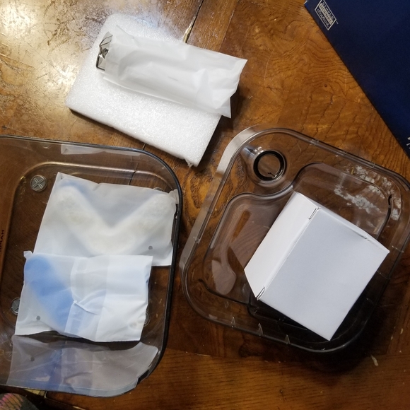 NWOT Hapup pet fountain with filter - Picture 4 of 10